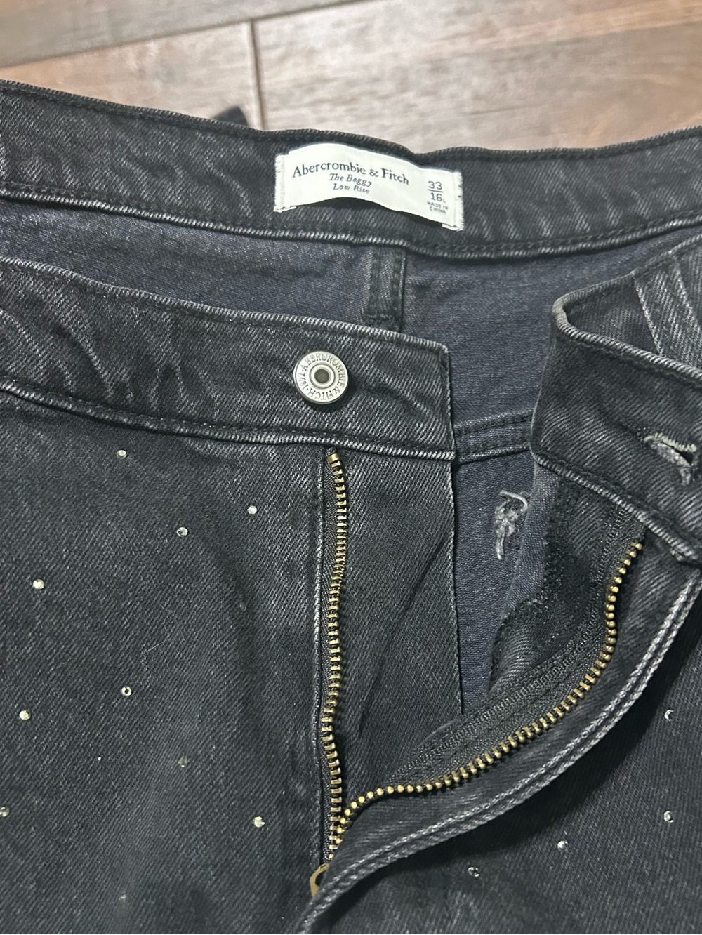 33L 16L Abercrombie & Fitch The Baggy Low Rise Jeans Embellished Black Wash - Picture 7 of 9